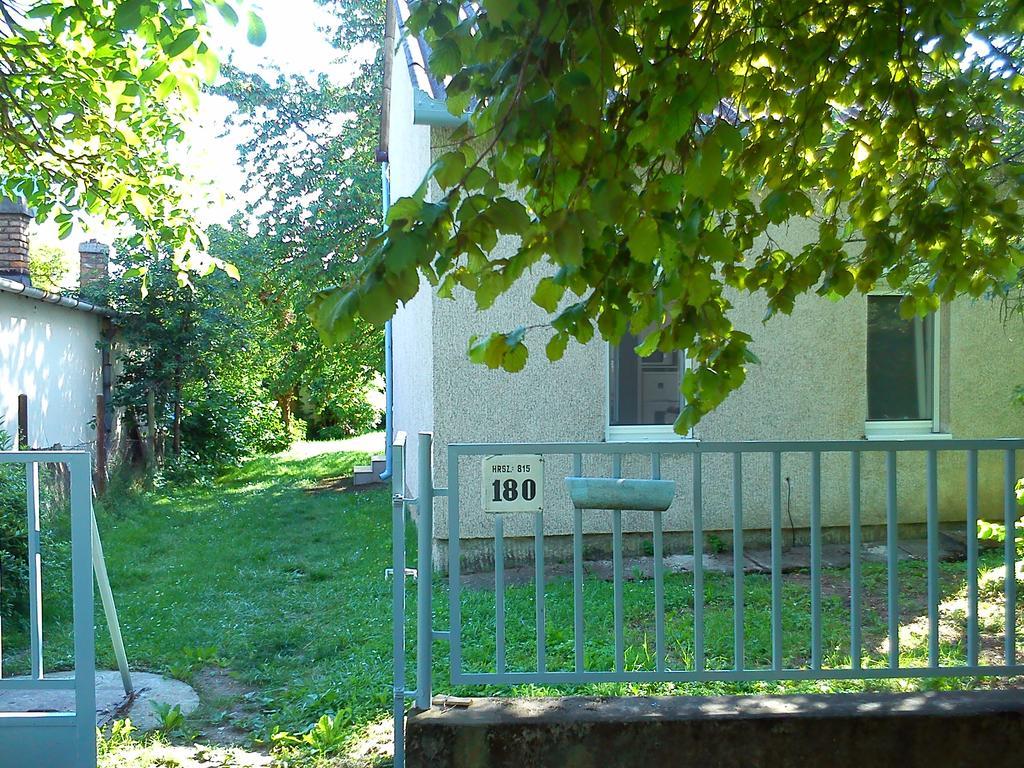 Judit Apartman ボニャルツバシュ エクステリア 写真
